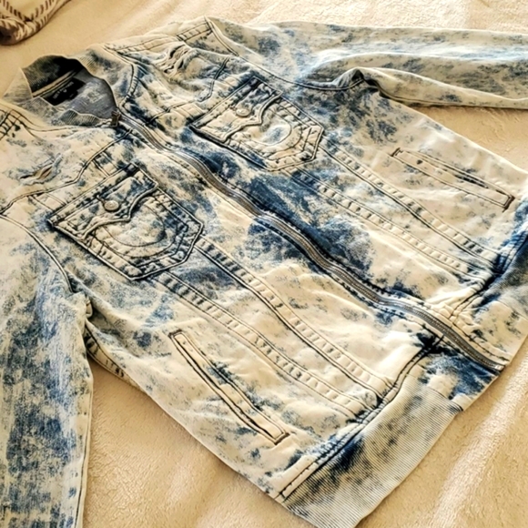 True Religion - Picture 7 of 10